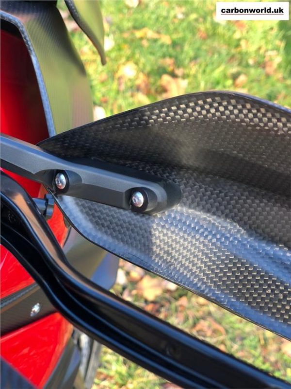 https://shared1.ad-lister.co.uk/UserImages/dccdce45-84a2-4984-a788-dd7d038e16de/Img/multistrada_v4/ducati-mulistrada-carbon-hand-guards.jpg