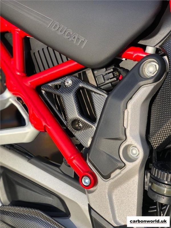https://shared1.ad-lister.co.uk/UserImages/dccdce45-84a2-4984-a788-dd7d038e16de/Img/multistrada_v4/ducati-multistrada-v4-carbon-regulator-cover-fitted.jpg