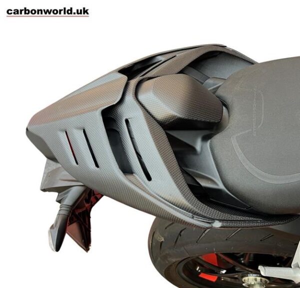 https://shared1.ad-lister.co.uk/UserImages/dccdce45-84a2-4984-a788-dd7d038e16de/Img/cw_streetfighter_v4/streetfighter-v2-tail-unit-in-carbon.jpg